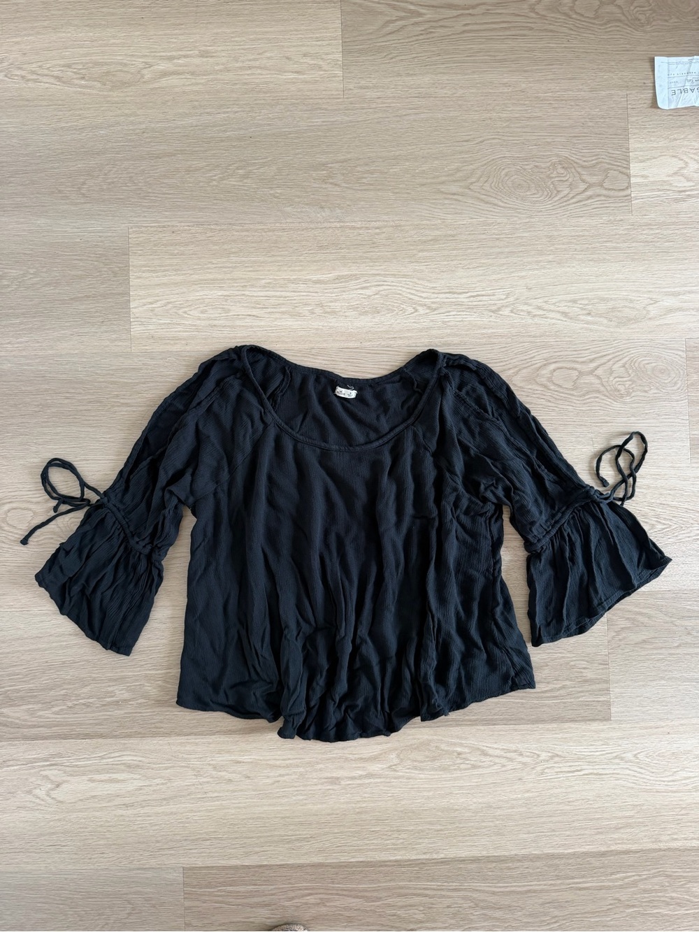 Hollister Scoop Neck Tie-Sleeve Slit Top